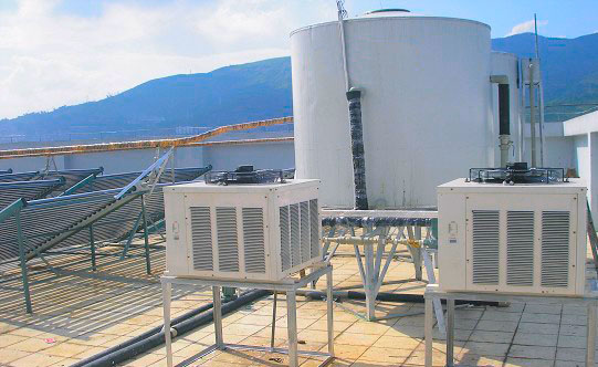 太陽能熱泵三聯供系統